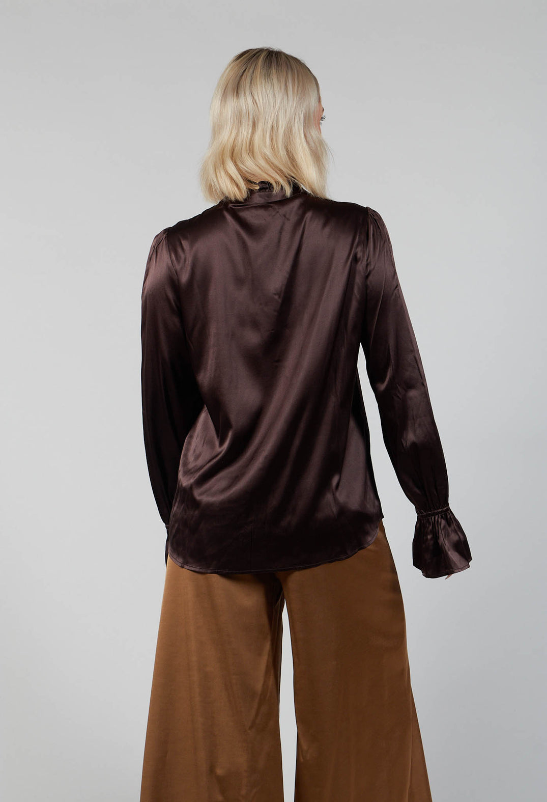 Ingeborg Shirt with Ruffles in Chocolate