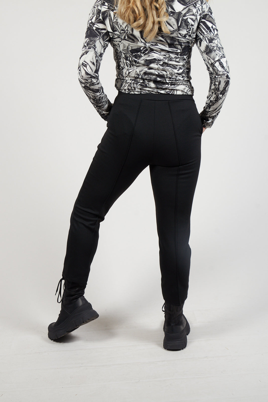 Pants Akiz In Black