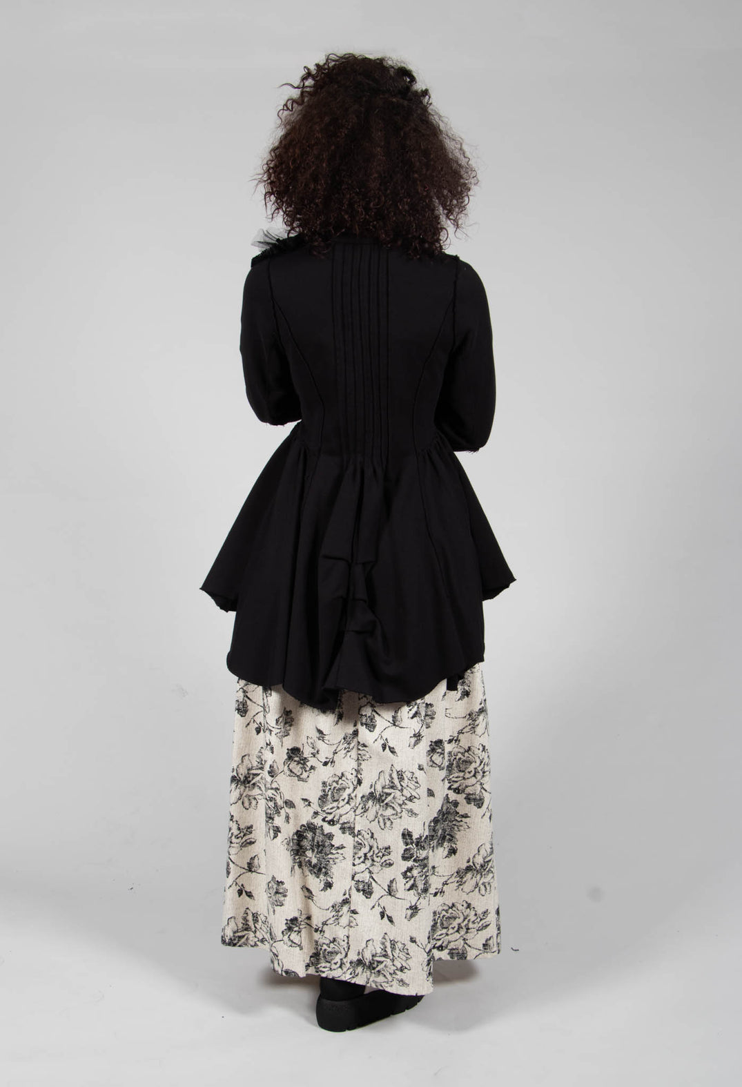 Soft Black Flower Pleated Skirt