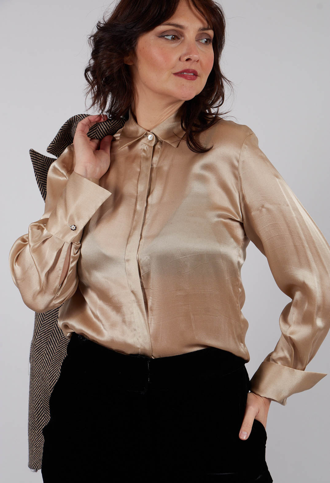T.ba Long Sleeve Shirt in Champagne | Olivia May T.ba Long Sleeve Shirt in Champagne | Olivia May