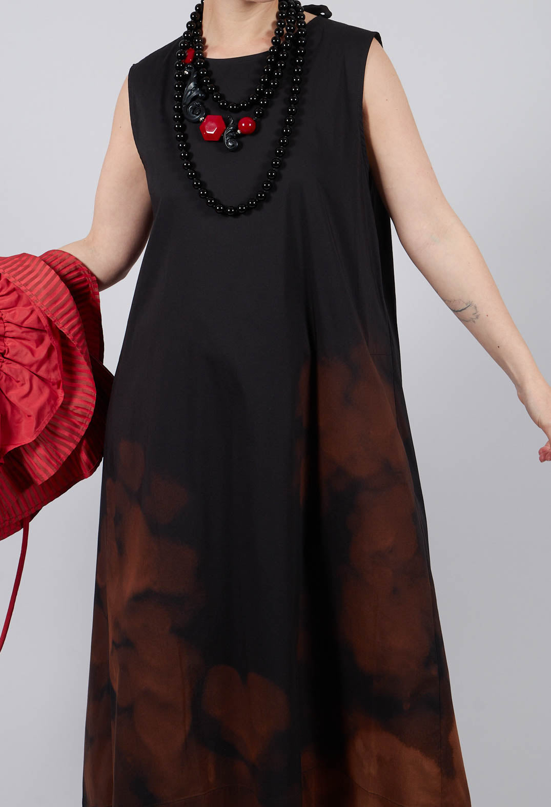 Patterened Sleeveless Dress in Black