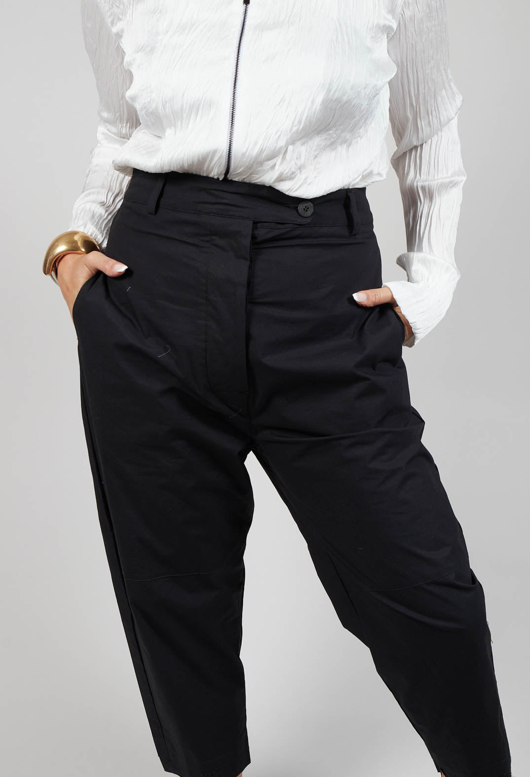 Peg Trousers in Black