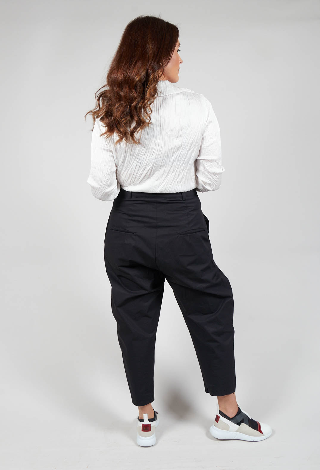 Peg Trousers in Black