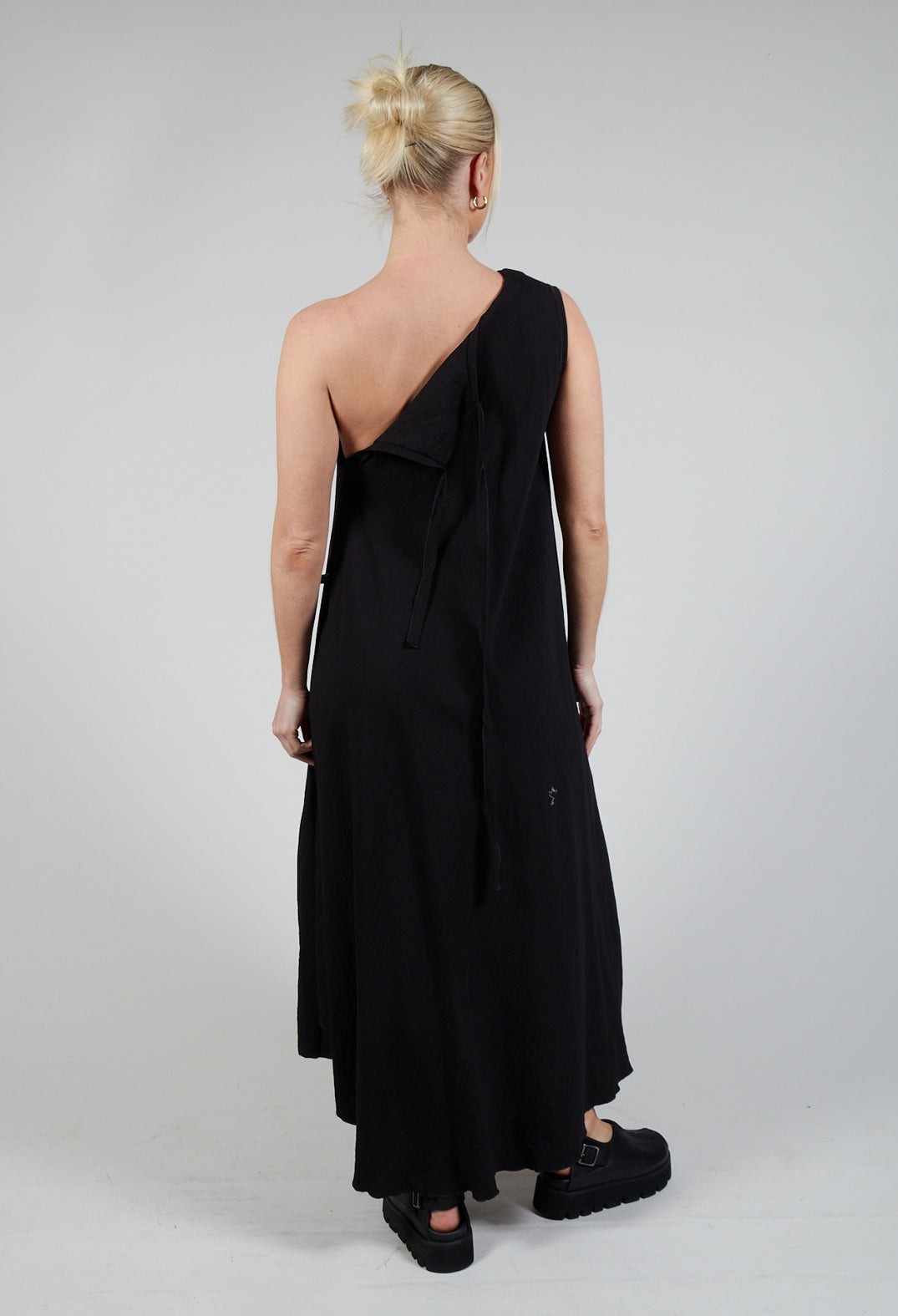 ELOT Dress in Black – Olivia May