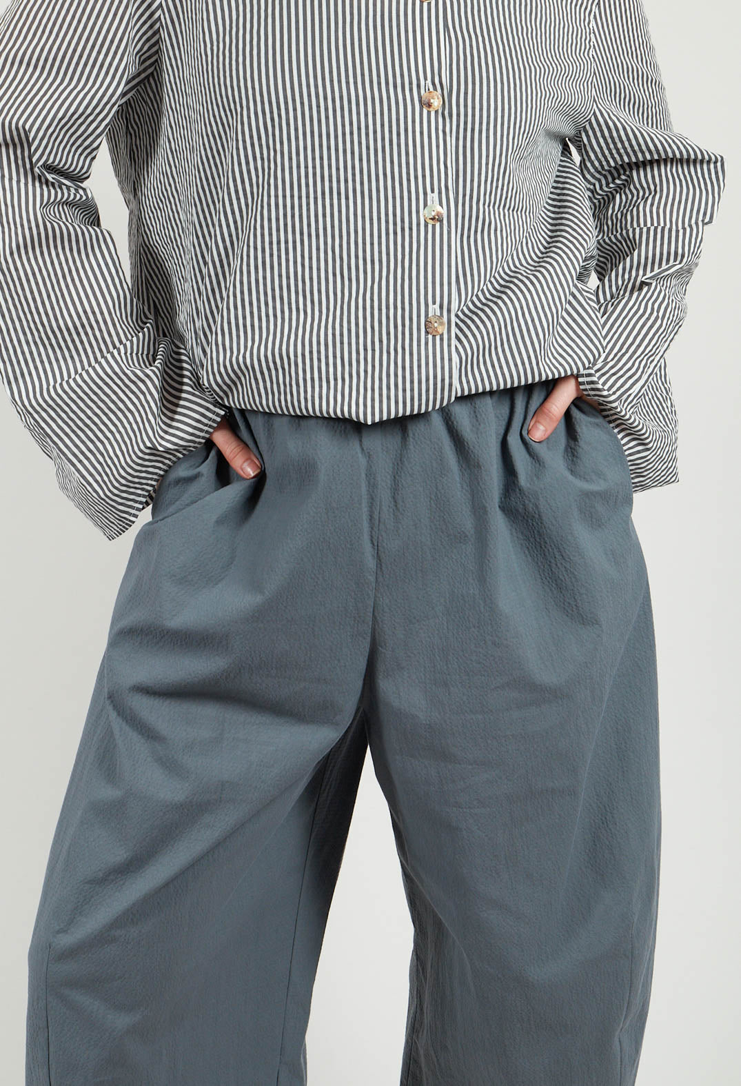 Easy Crinkle Trousers in Shadow