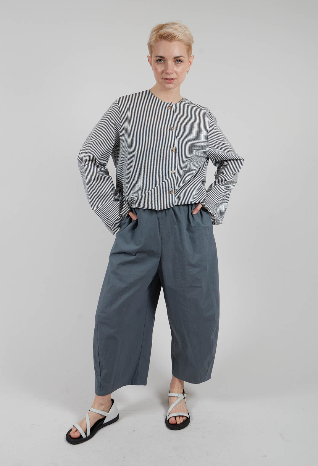 Easy Crinkle Trousers in Shadow