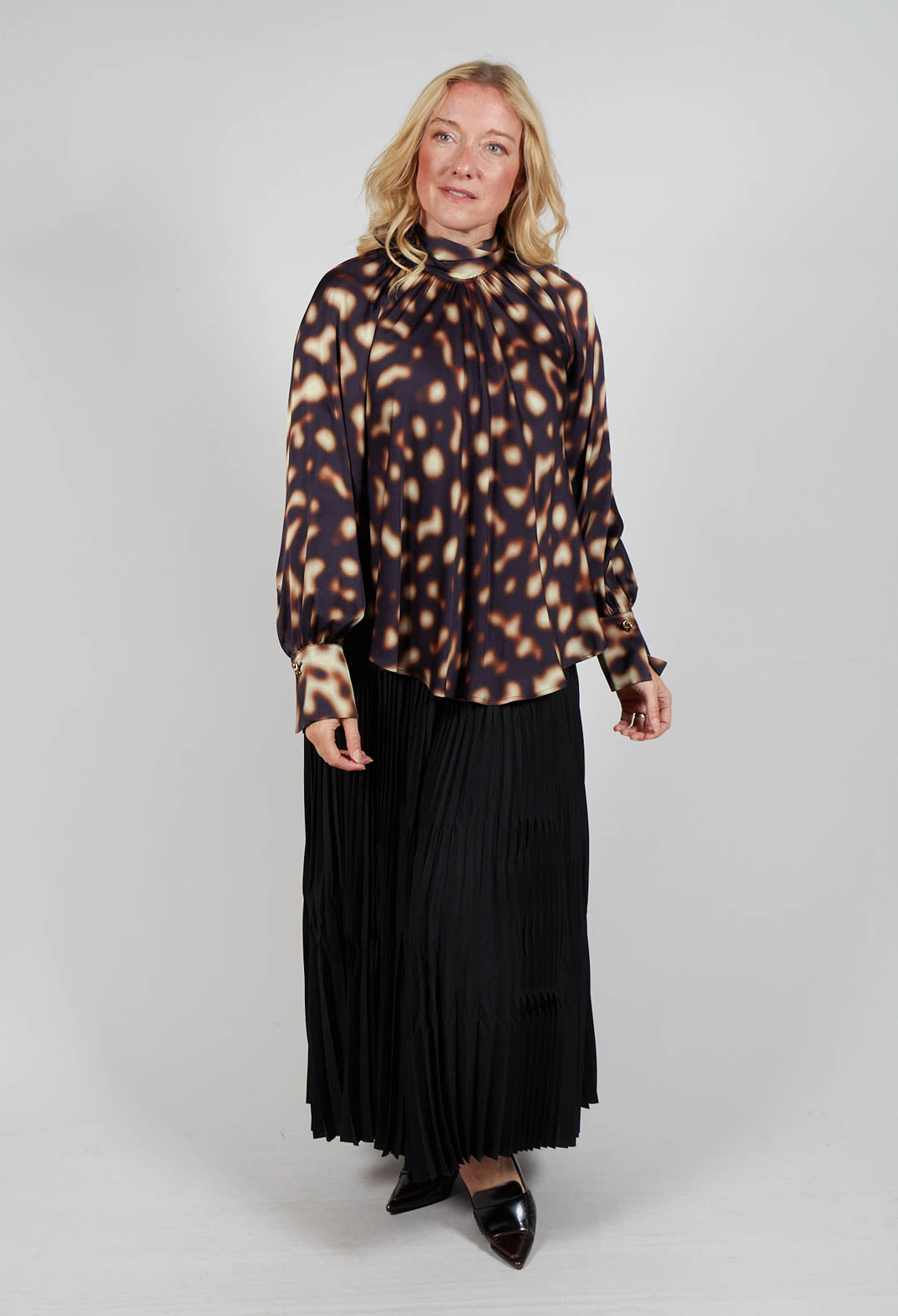 Elsa Blouse in Blurred Print