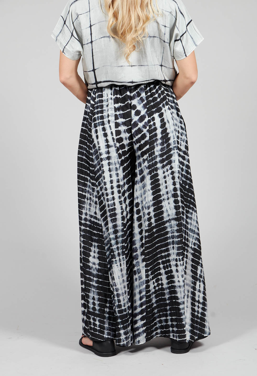 Emma Reversible Pants in Crocodise Black