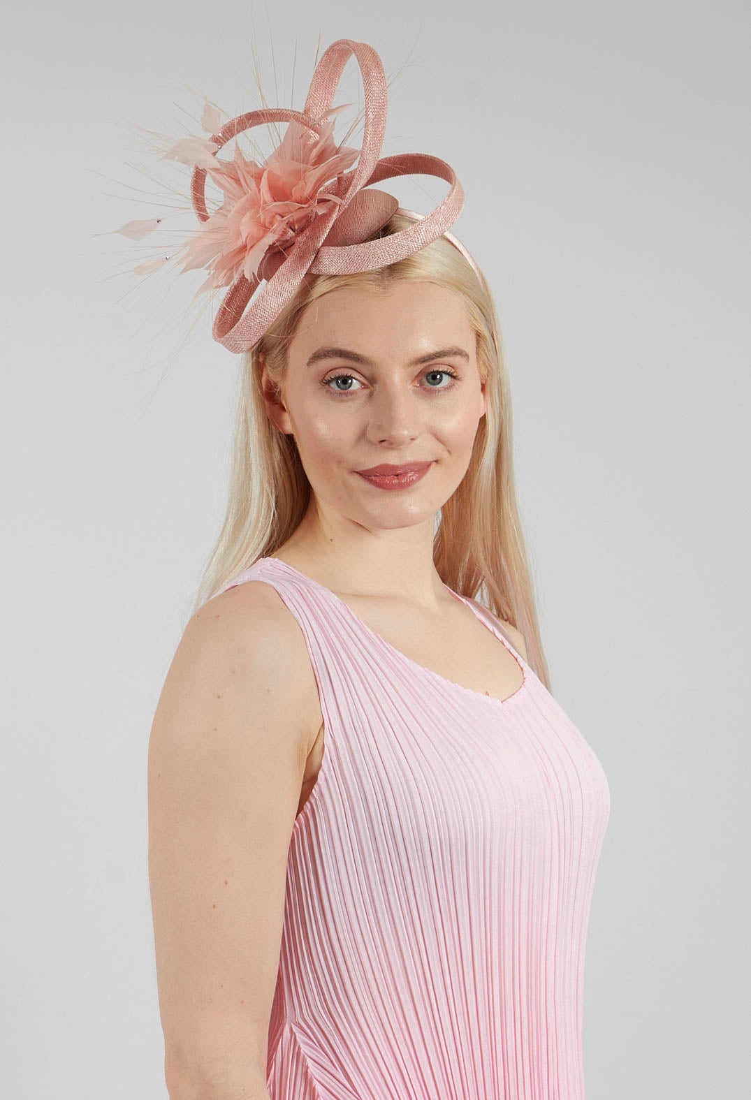 Feather Fascinator in Oyster