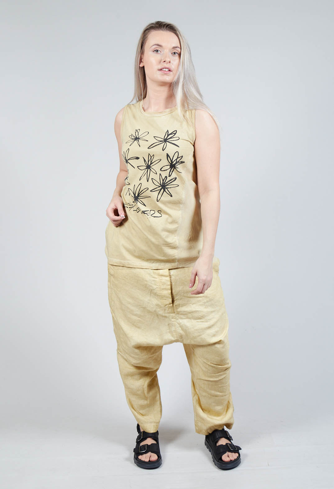 Flower Print Graphic Vest in Wax Flock Cloud