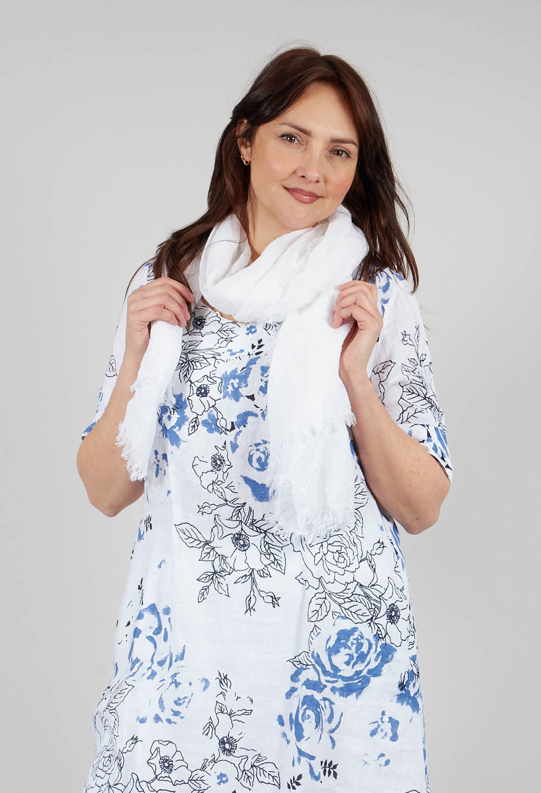 Frayed Plain Scarf in White