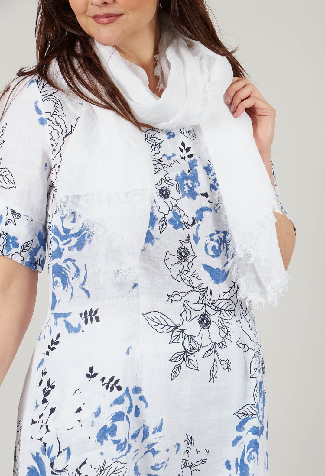 Frayed Plain Scarf in White
