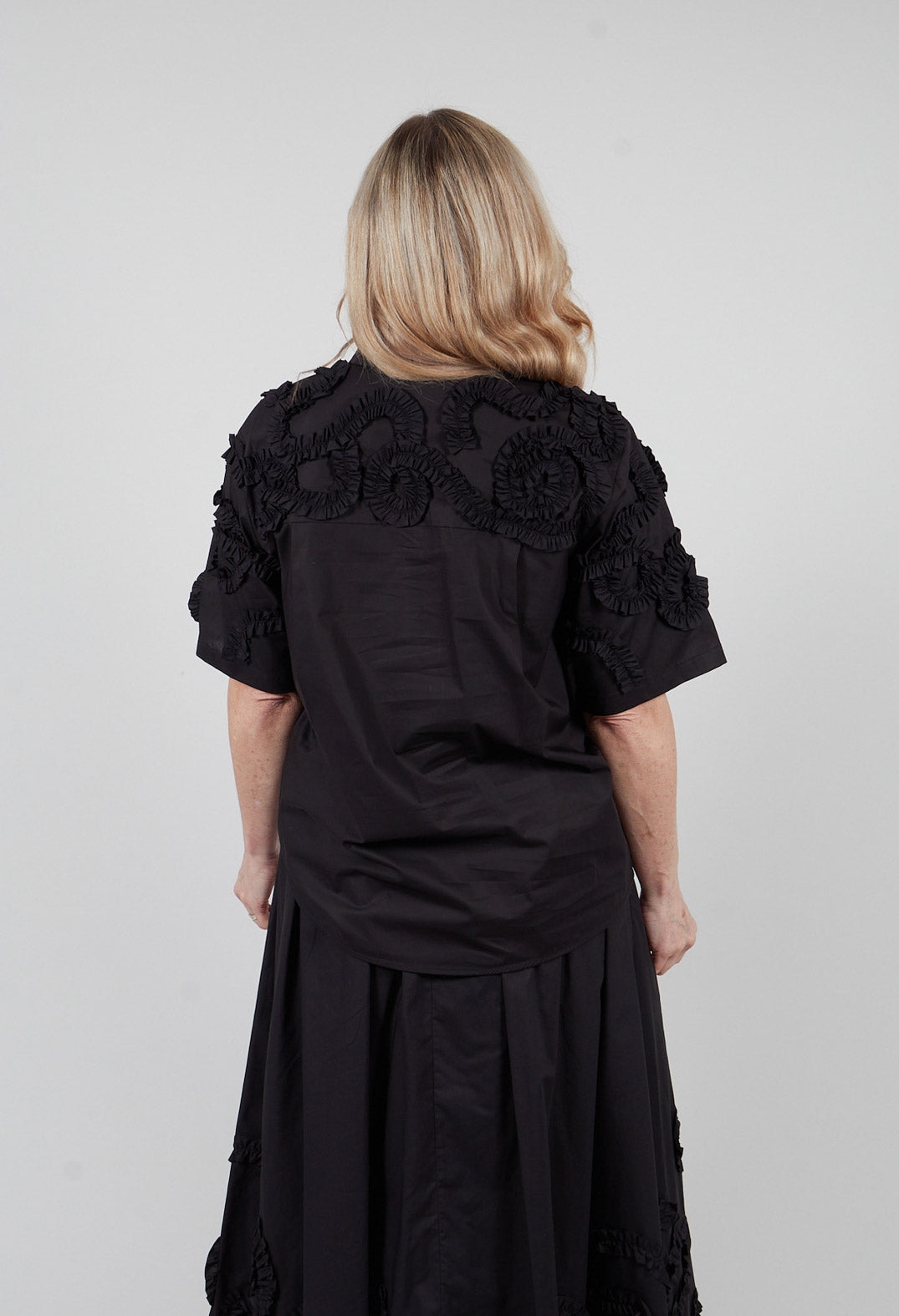 Frill Blouse in Nero