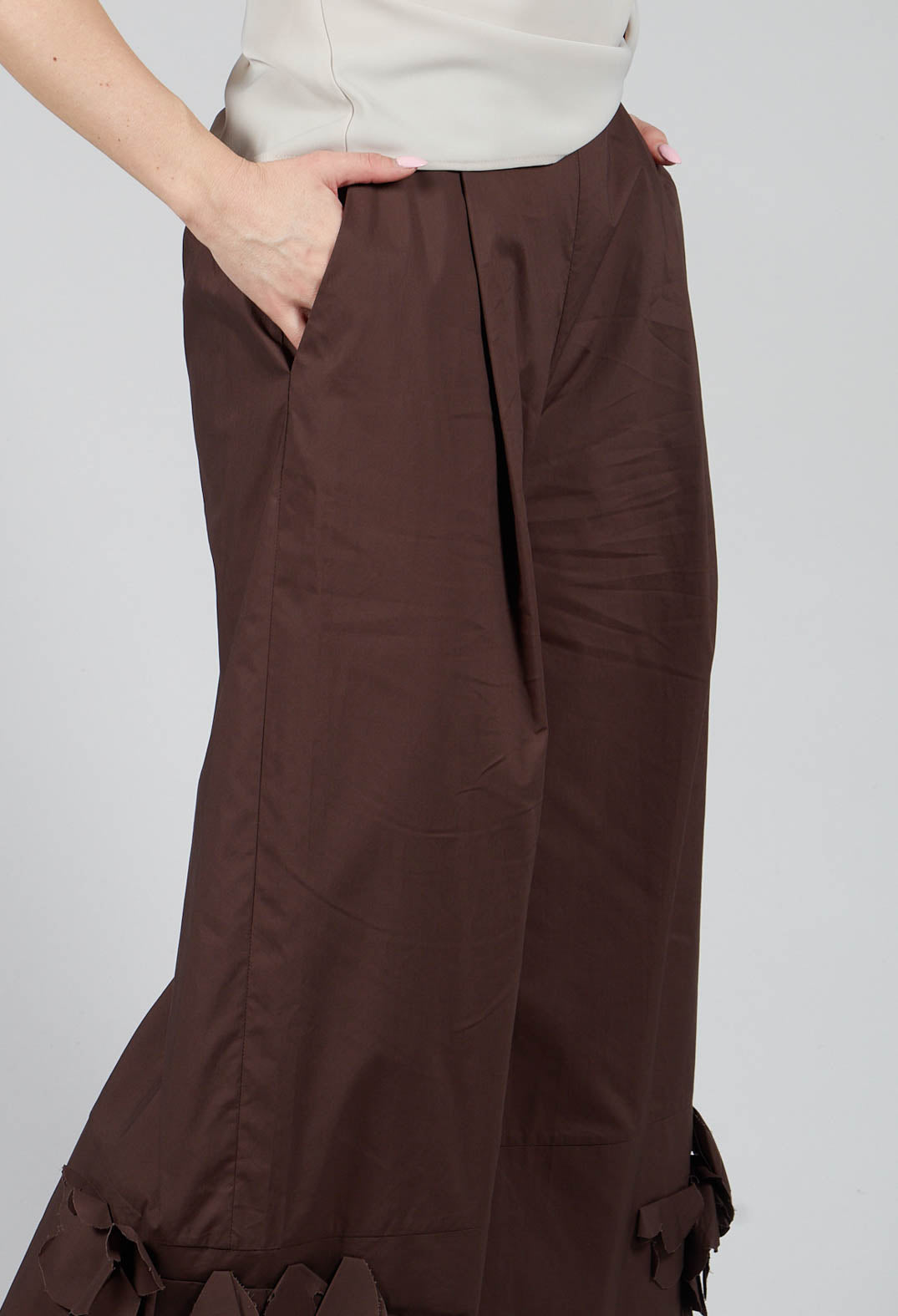 Frill Hemmed Trousers in Chocolate