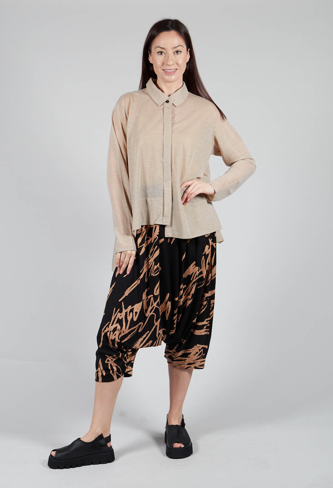 Front Crop Shirt in Beige