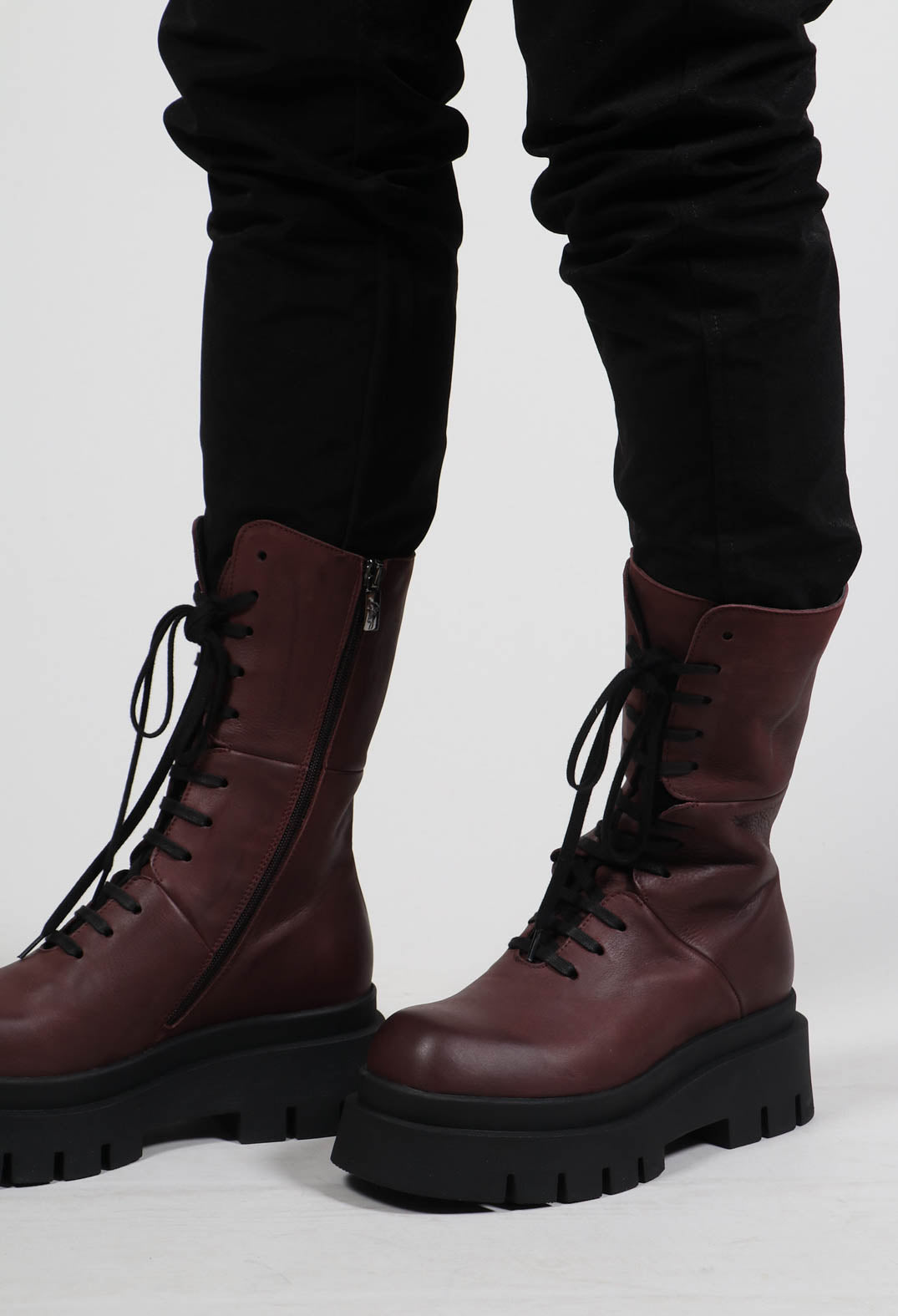 Front Lace Up Boots in Gasoline Melanzana