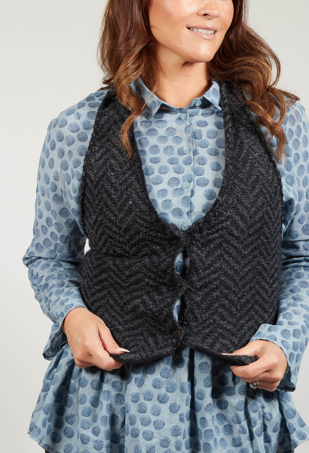 Cropped Gilet with Wrap Around Neck in Graphic