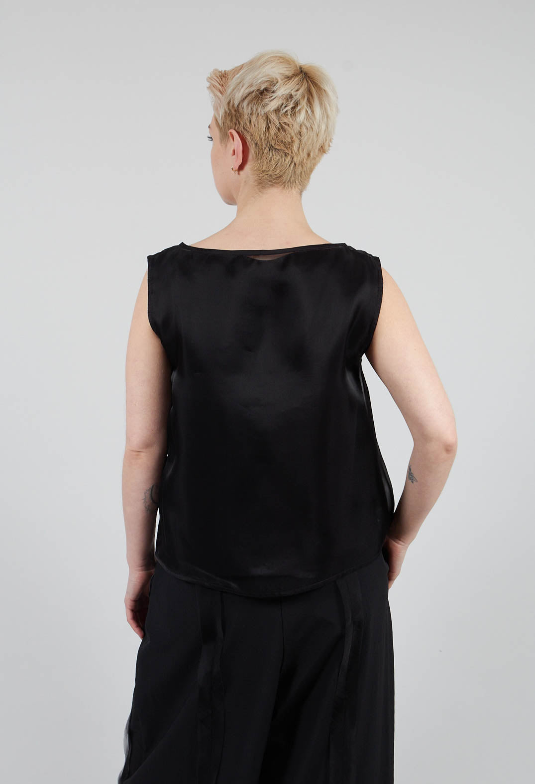 Her Top in Black