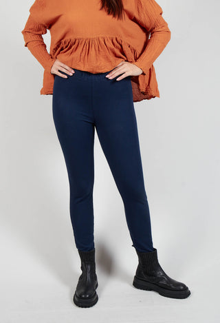 Hesidiot Trousers in Nacht Blue