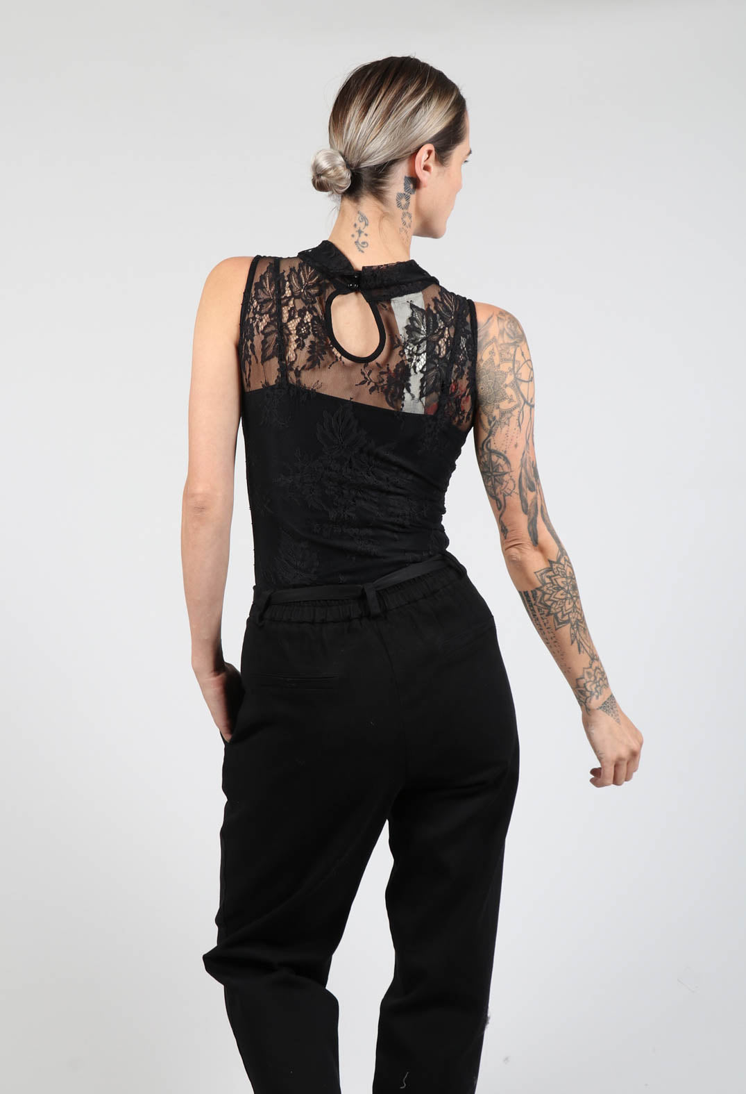 High Neck Lace Bodysuit in Smanicato Nero