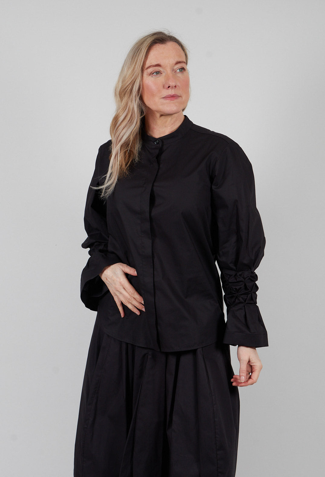 Honeycomb Cuff Shirt in Nero
