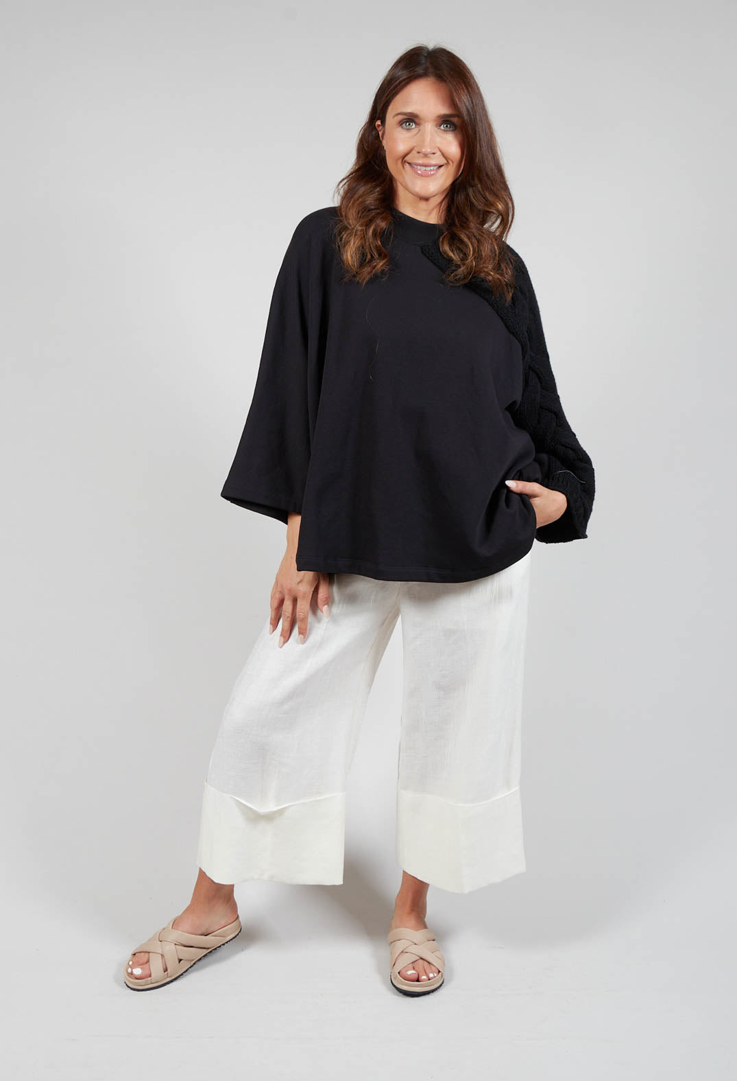 Phoenix Contrasting Boxy Pullover in Nero