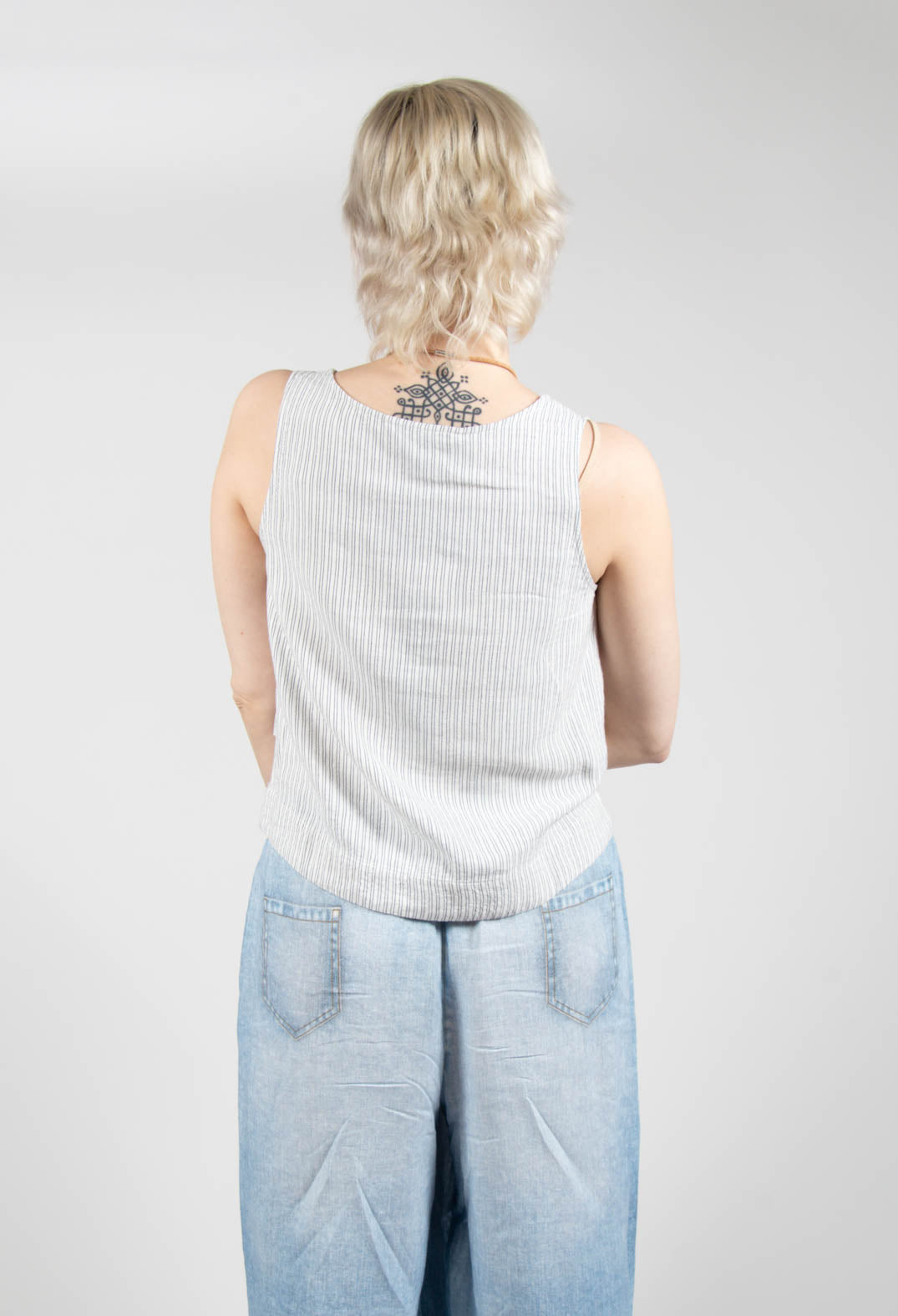 Yune Vest in Undyed Stripe