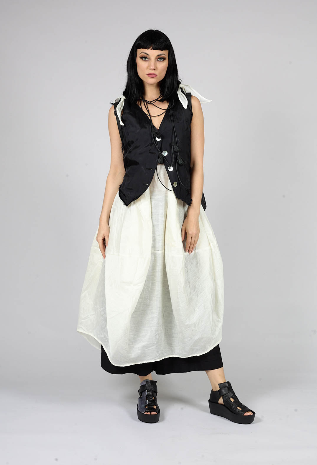 Kats Vest in Black