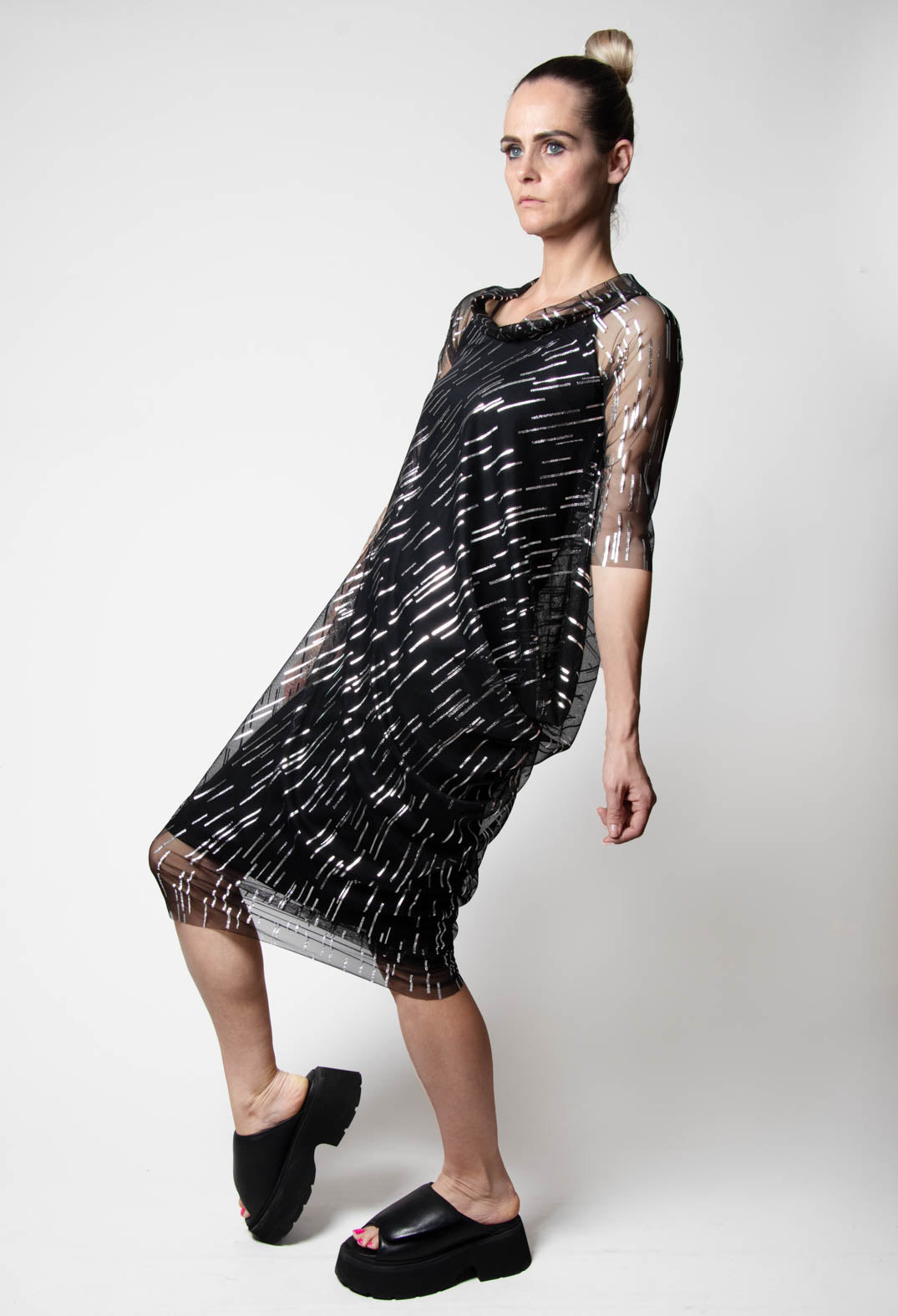 Enki Dress in Black Silver