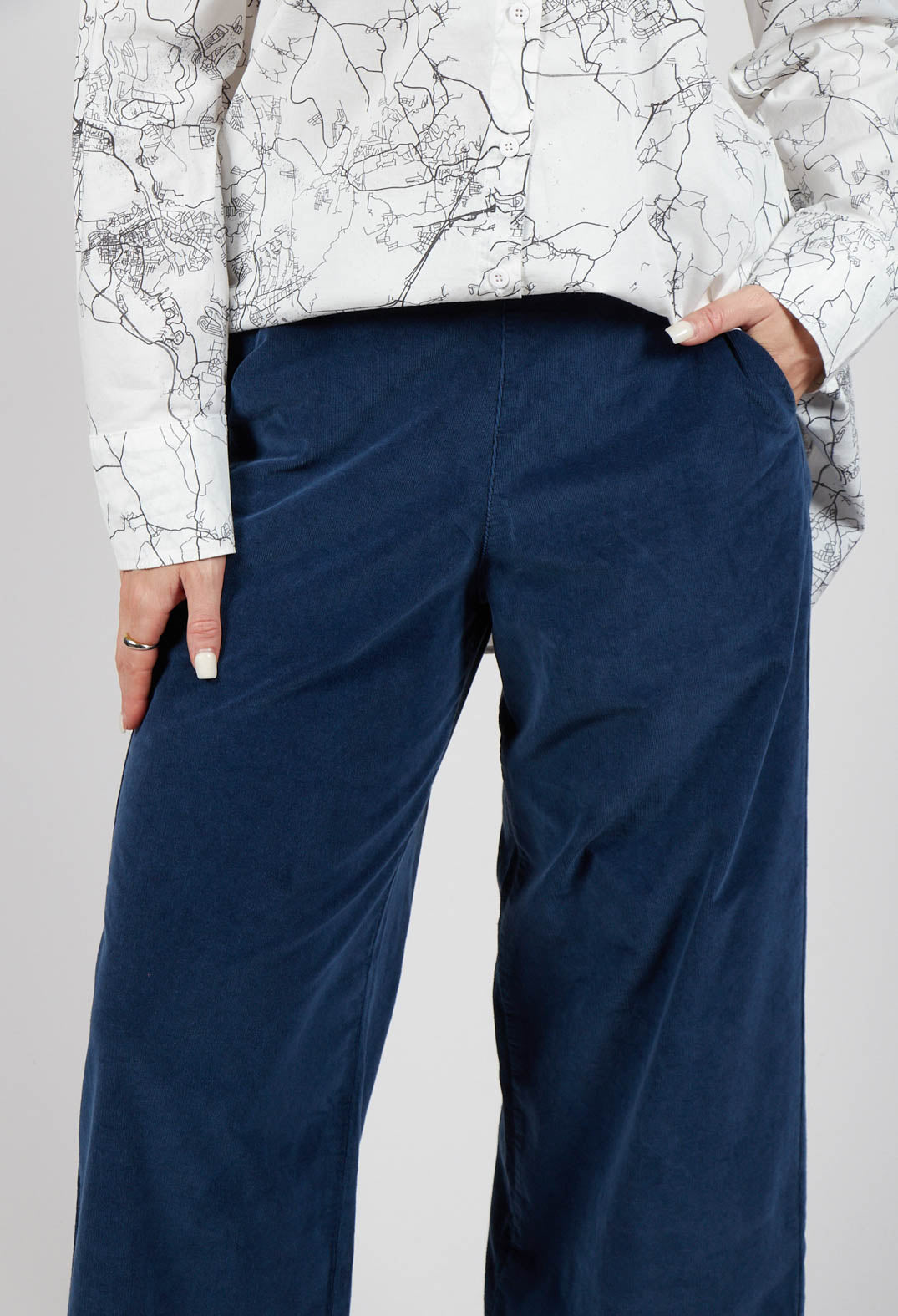 Ido Trousers in Dark Night