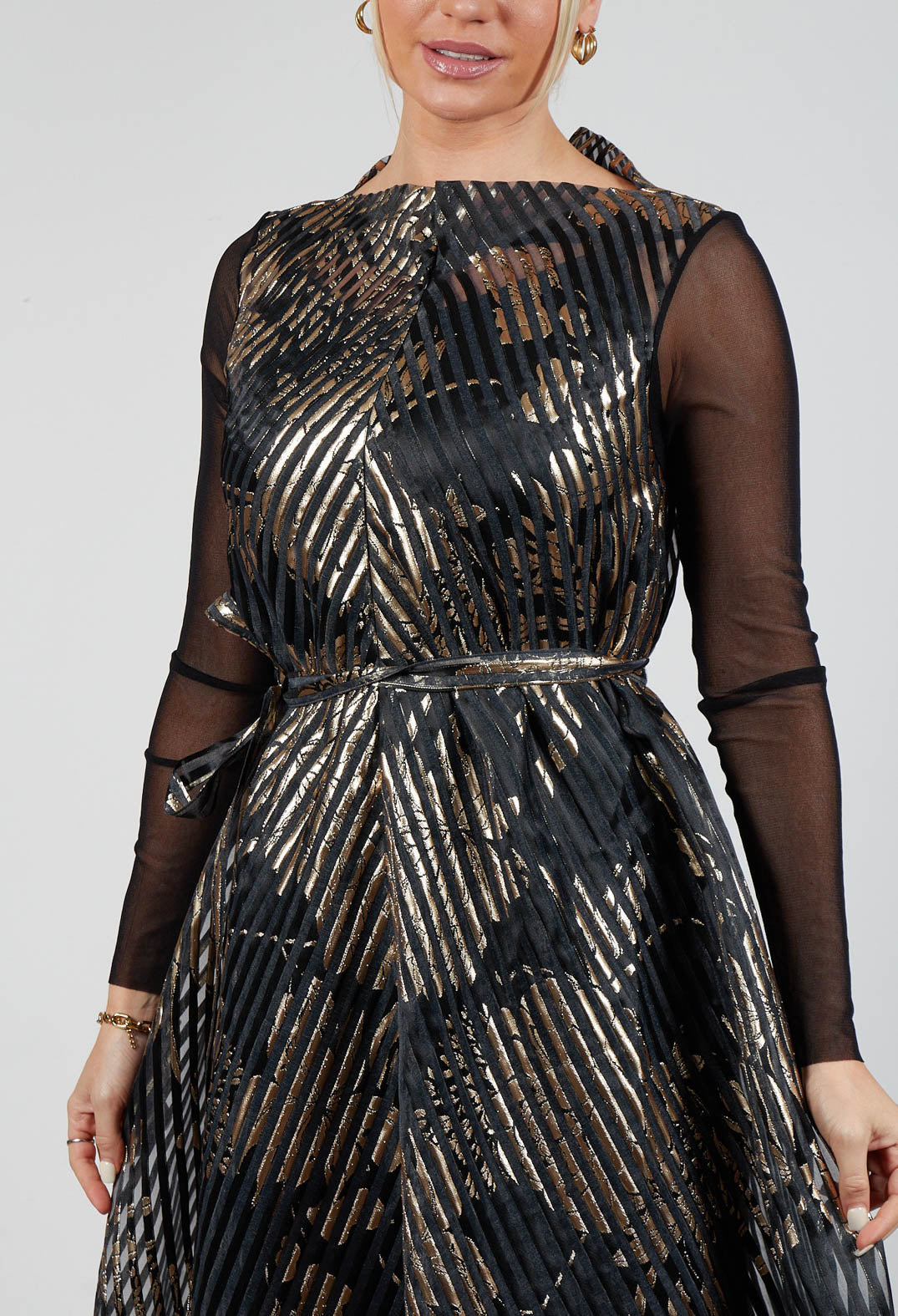 Irmo Dress in Gold-Black