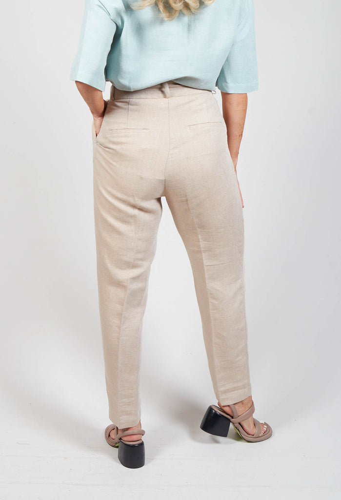 tailored trousers in beige with front pockets