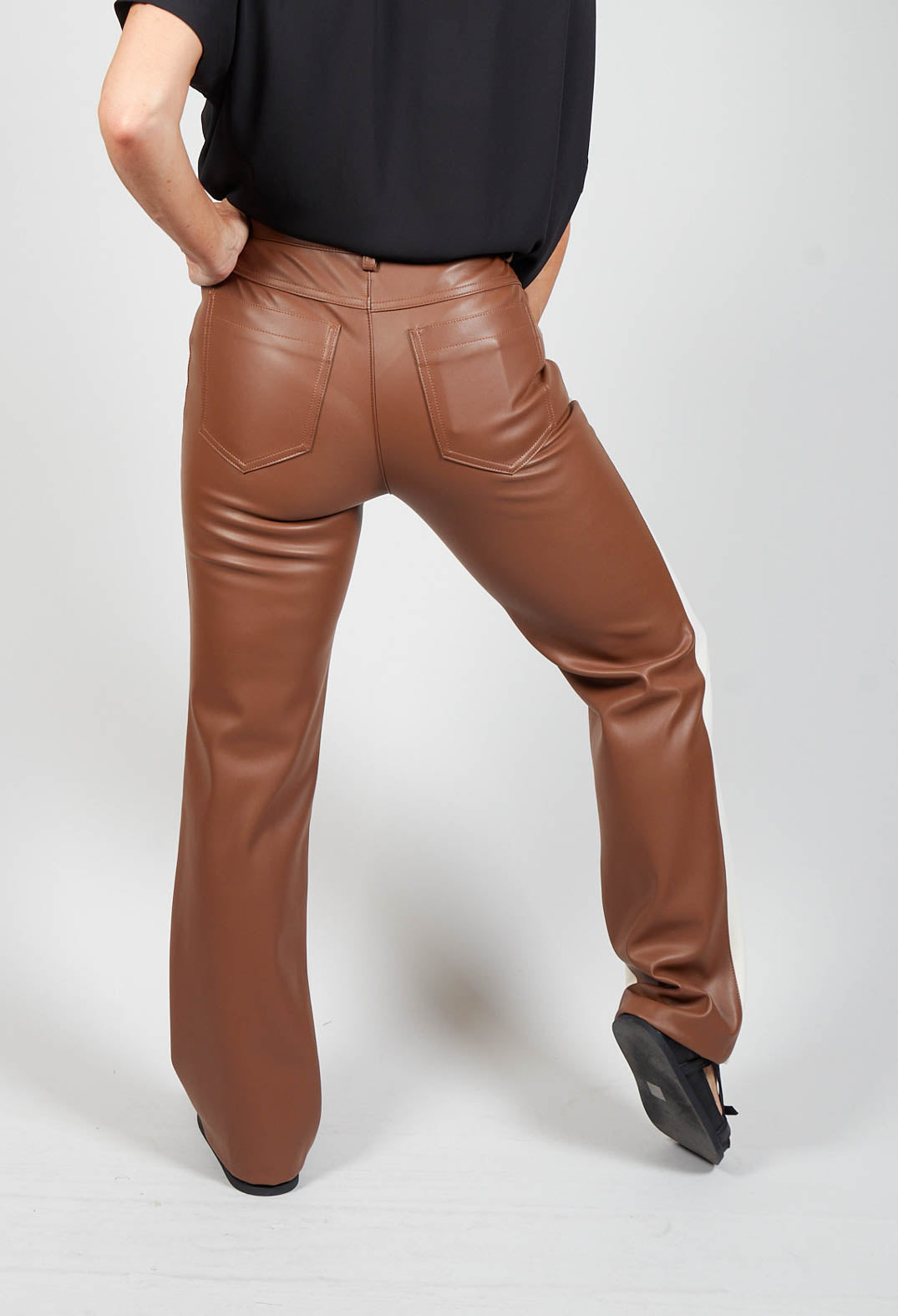 Leather Trousers in Cream / Brown