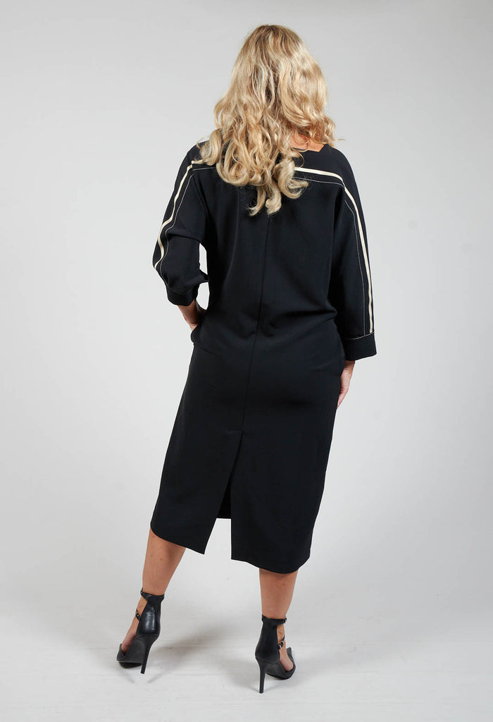 shift dress in black with long sleeves