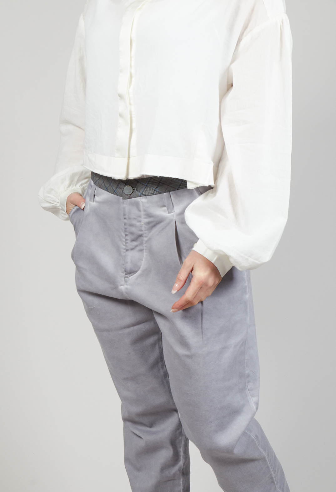 Jean Trousers in Original Lilac Grey