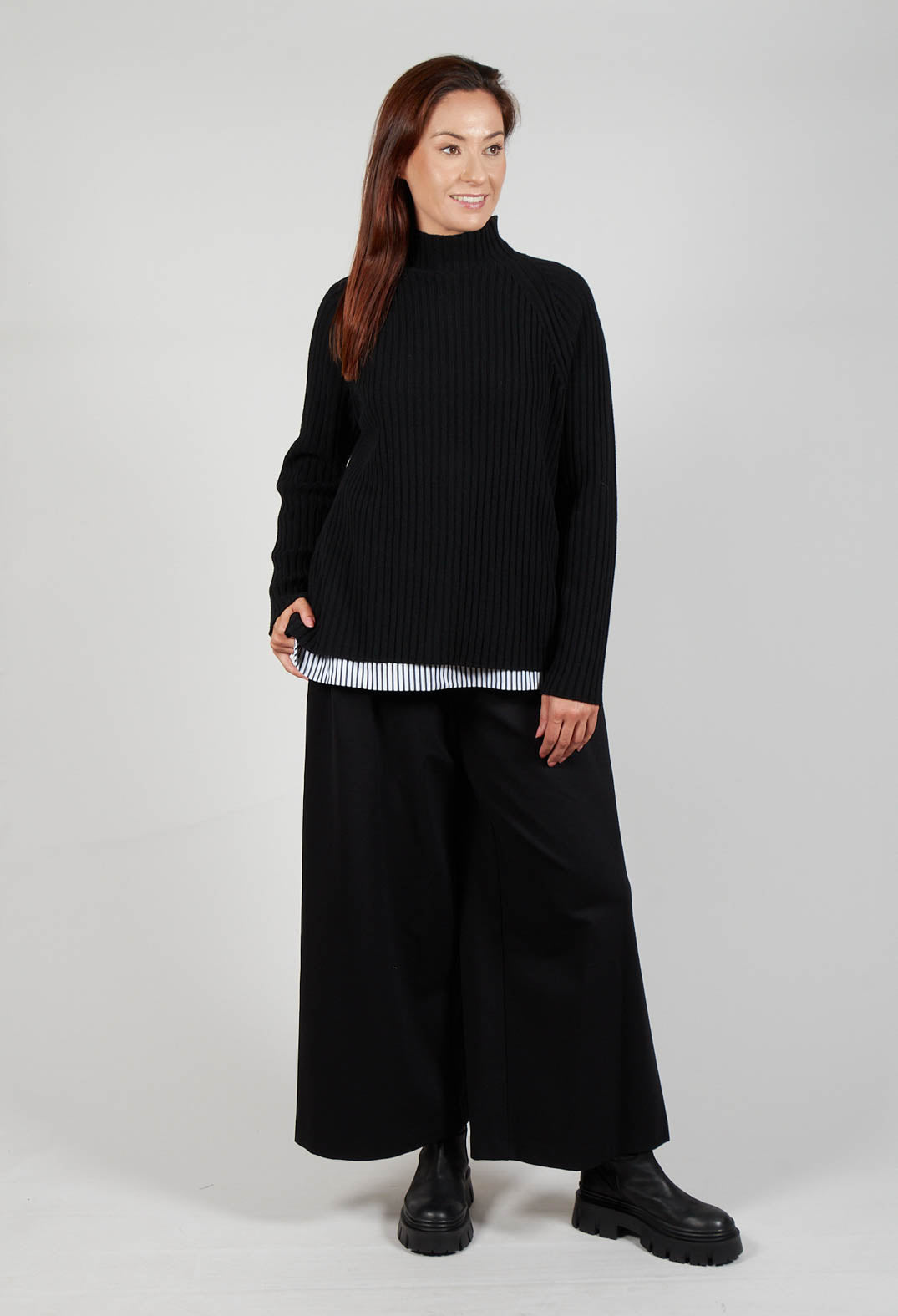 Jumper with Striped Underlay in Nero and Off White Antracite