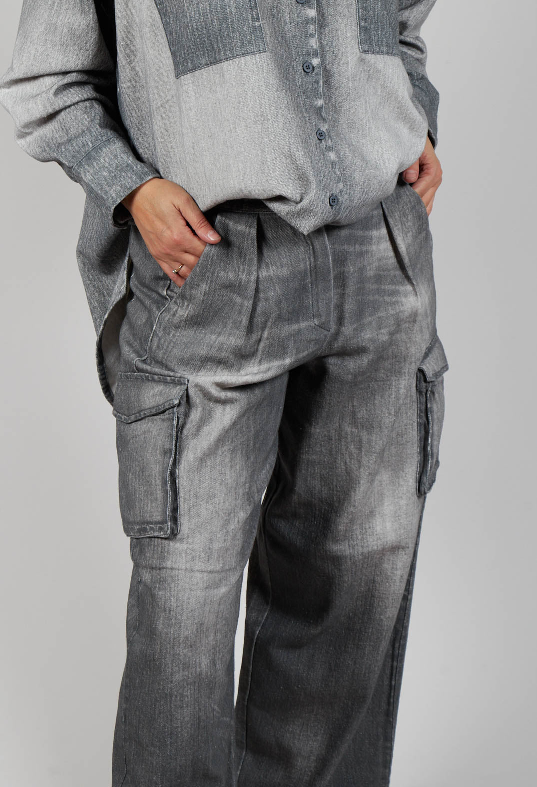 Kidava Trousers in Anthra