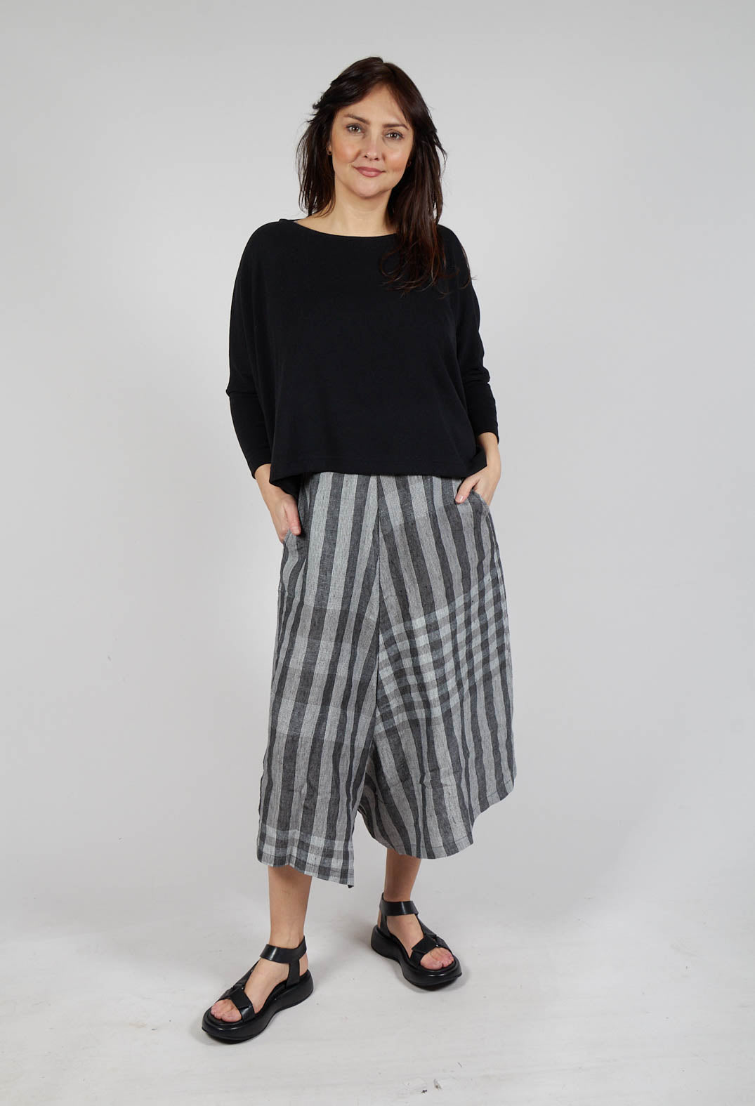 Kira M Jumper in Nero