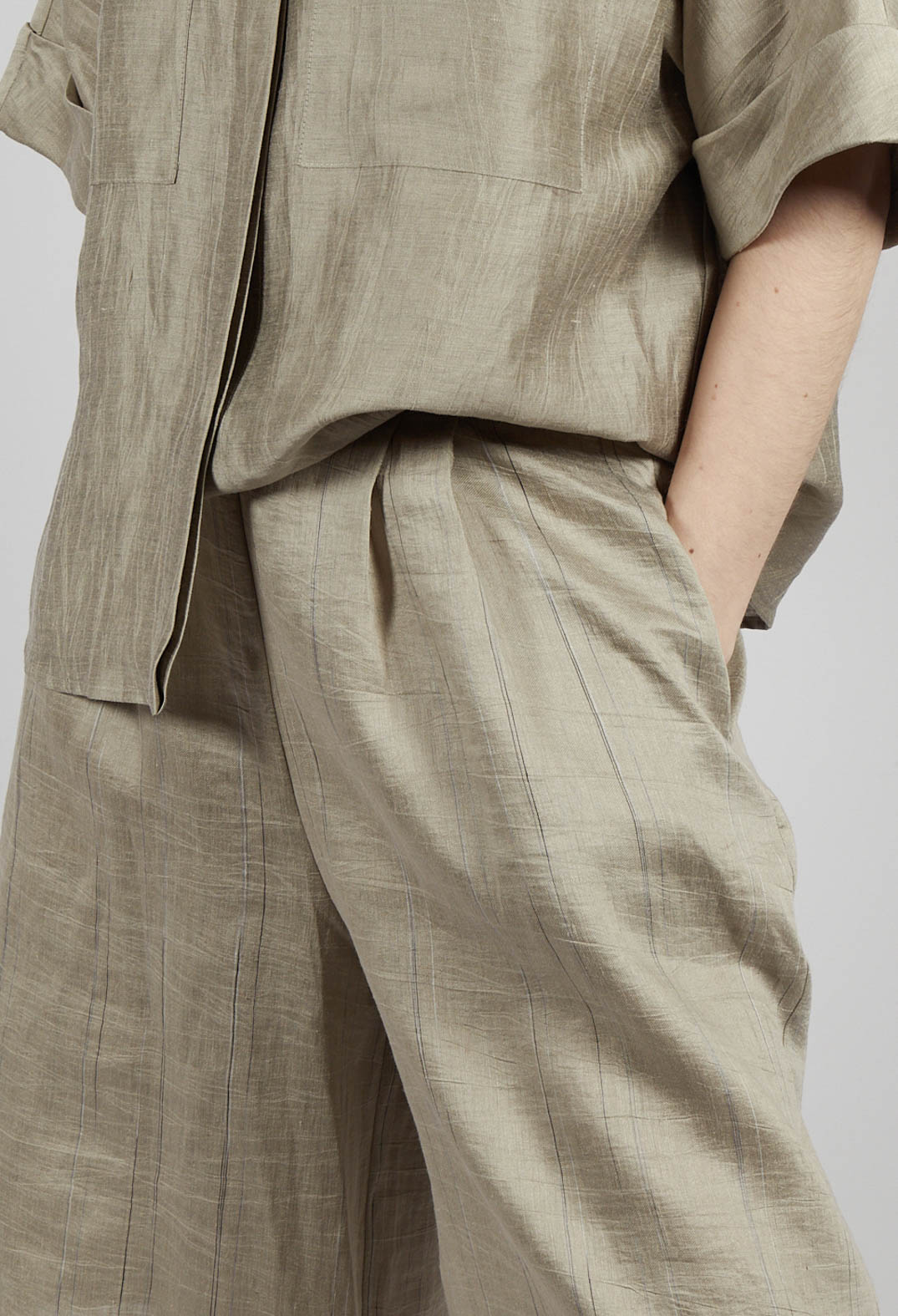 Knee Length Shorts in Naturale