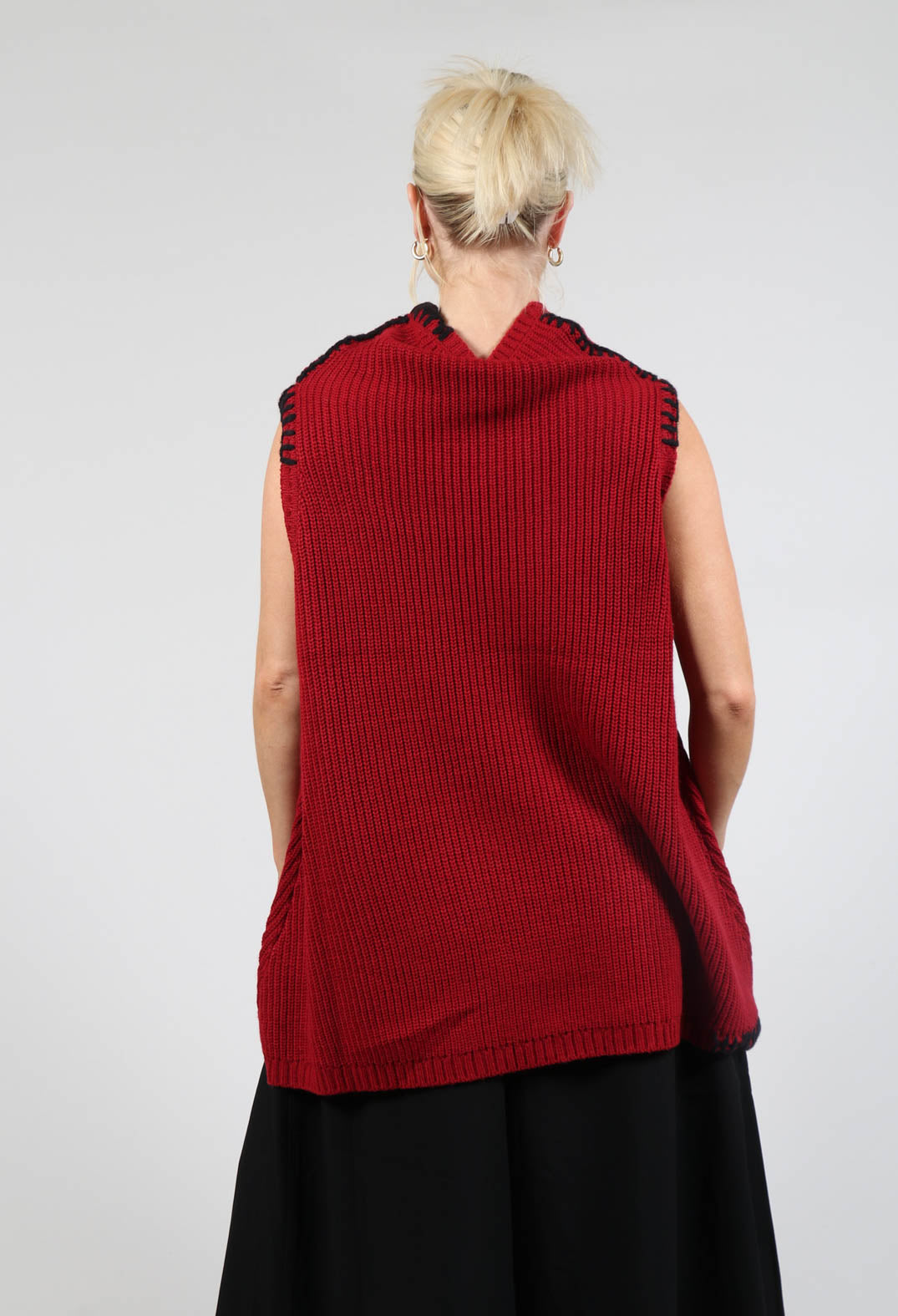 Knitted Vest in Red