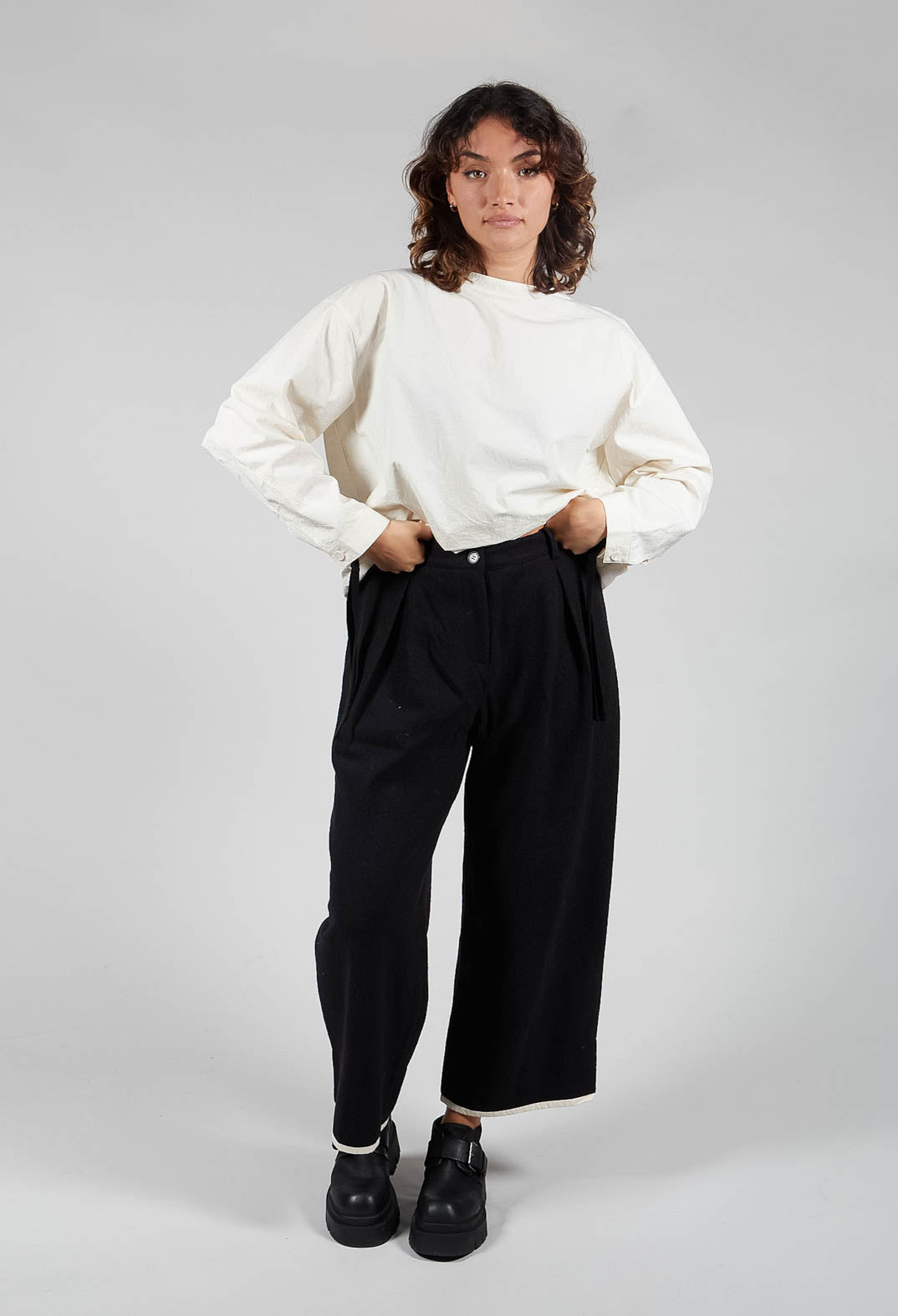 Pleated Trousers with Contrast Lining in Black