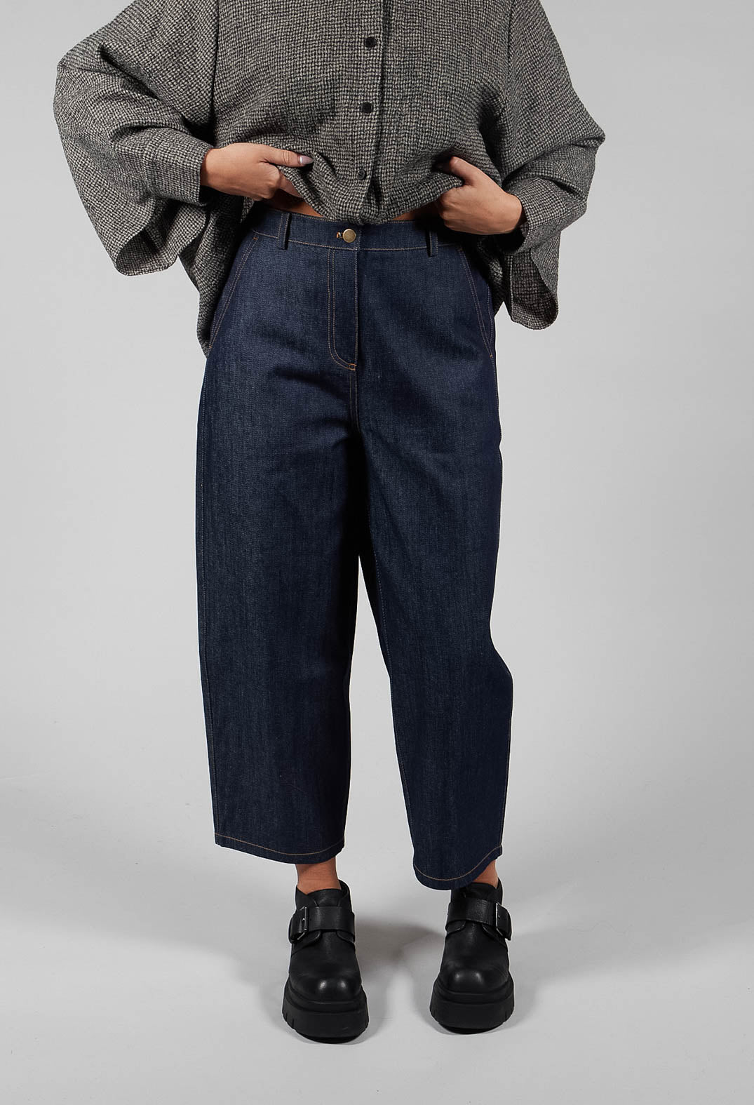 Wide Leg Capri Trousers in Dark Blue