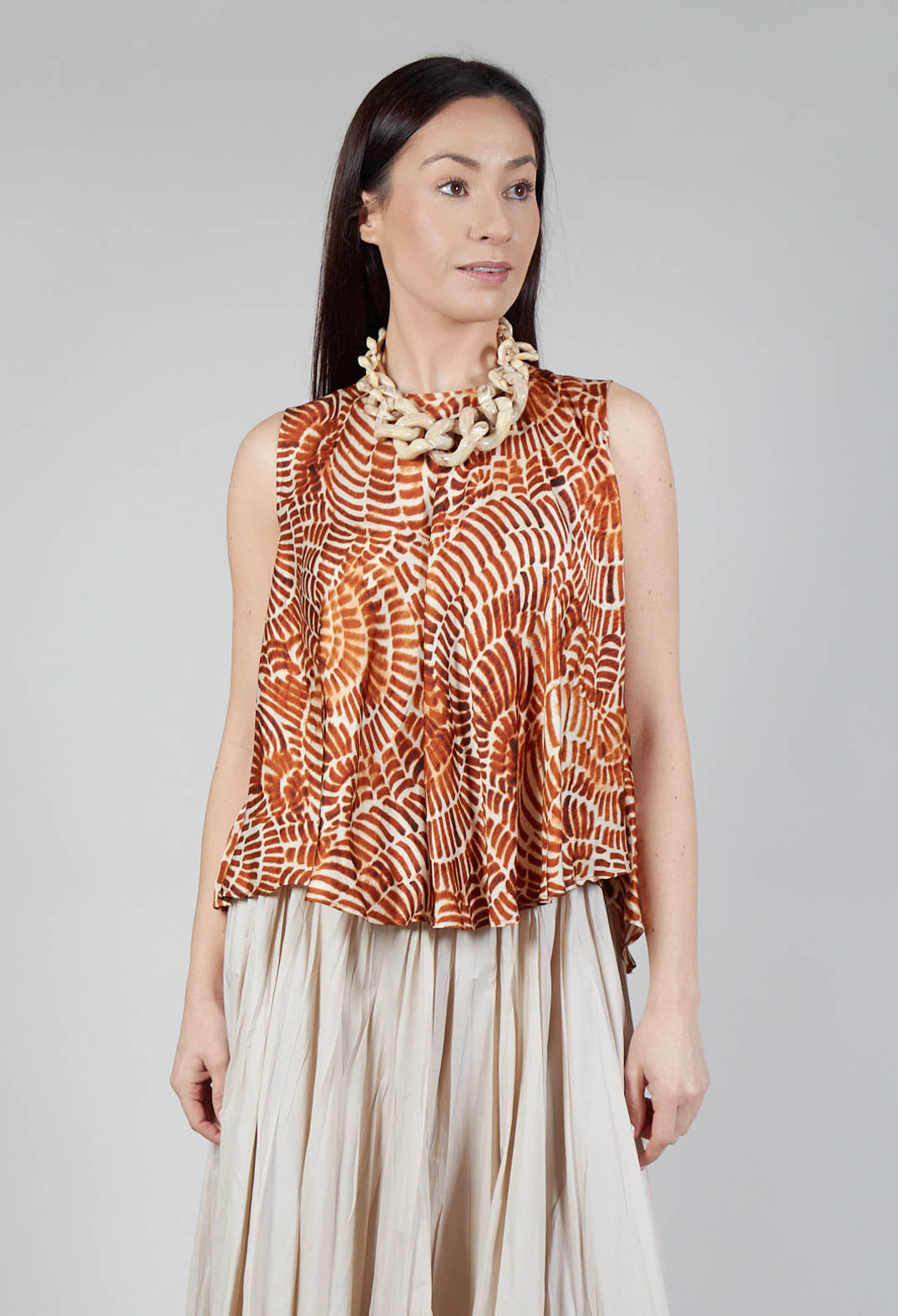 Sleeveless Blouse in Shell Print