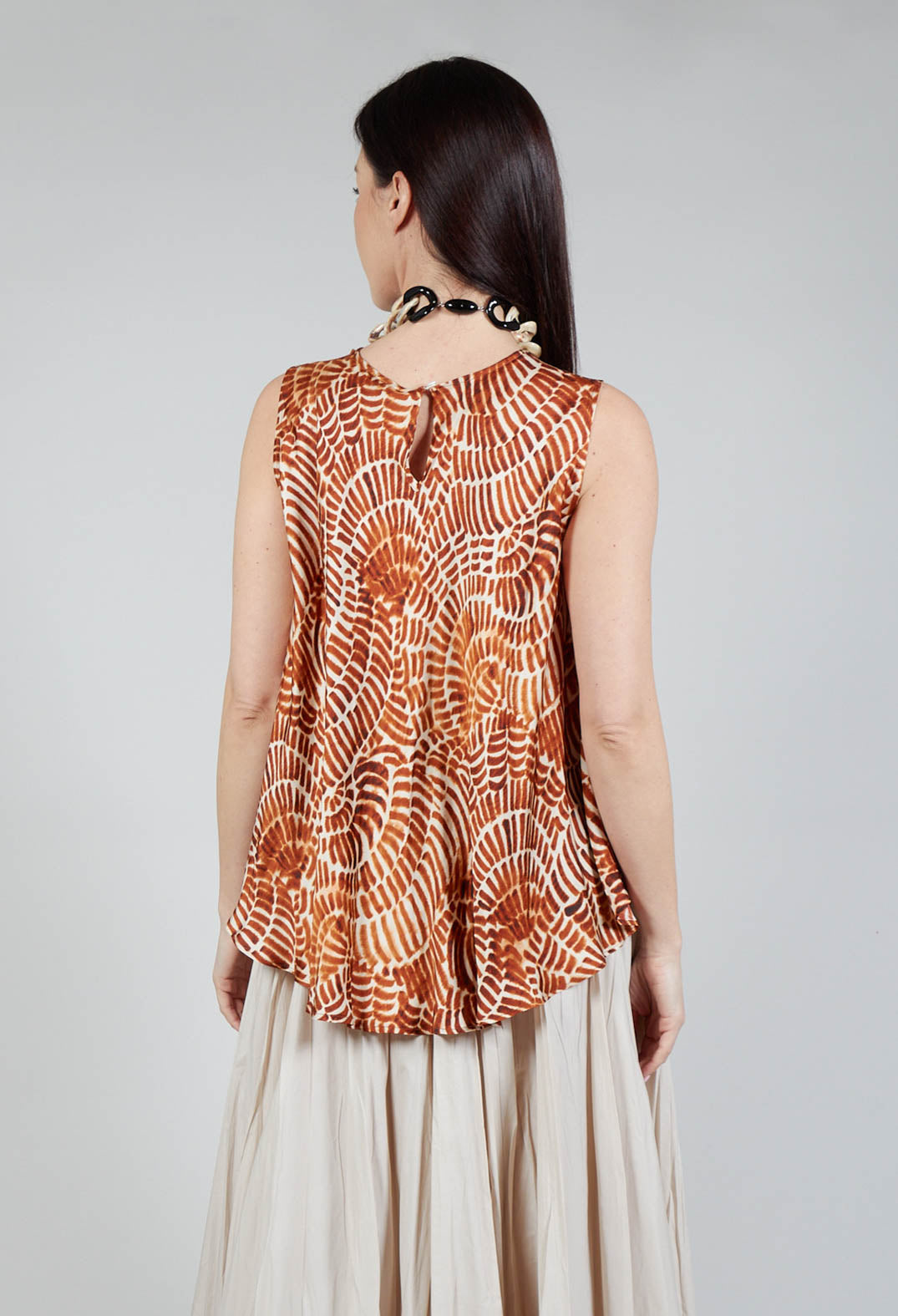 Sleeveless Blouse in Shell Print