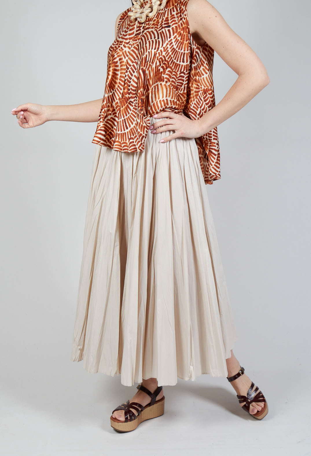 Creased Poplin Skirt in Dune