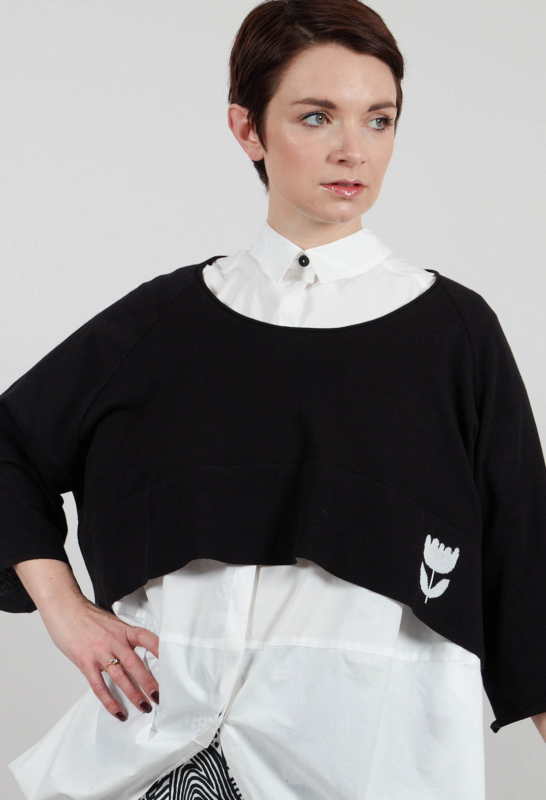 Cotton Knit Cropped Jumper in Black - 3330713