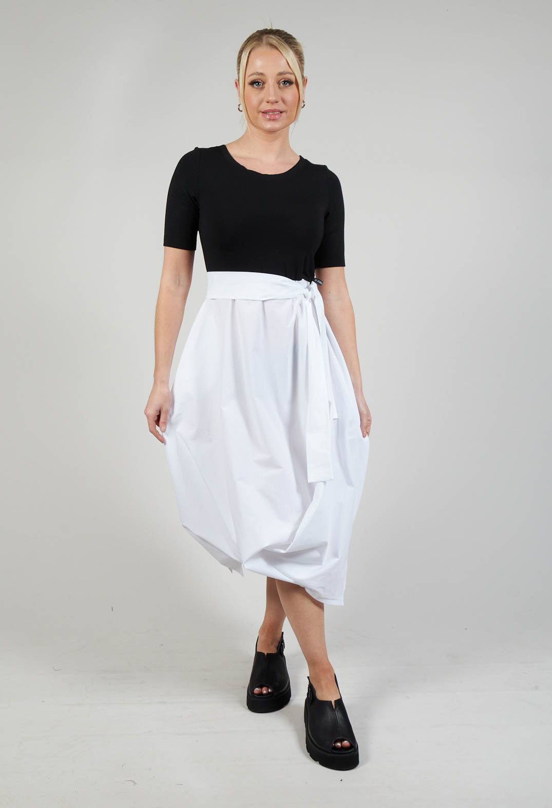 LEMU1 Dress in Black with White