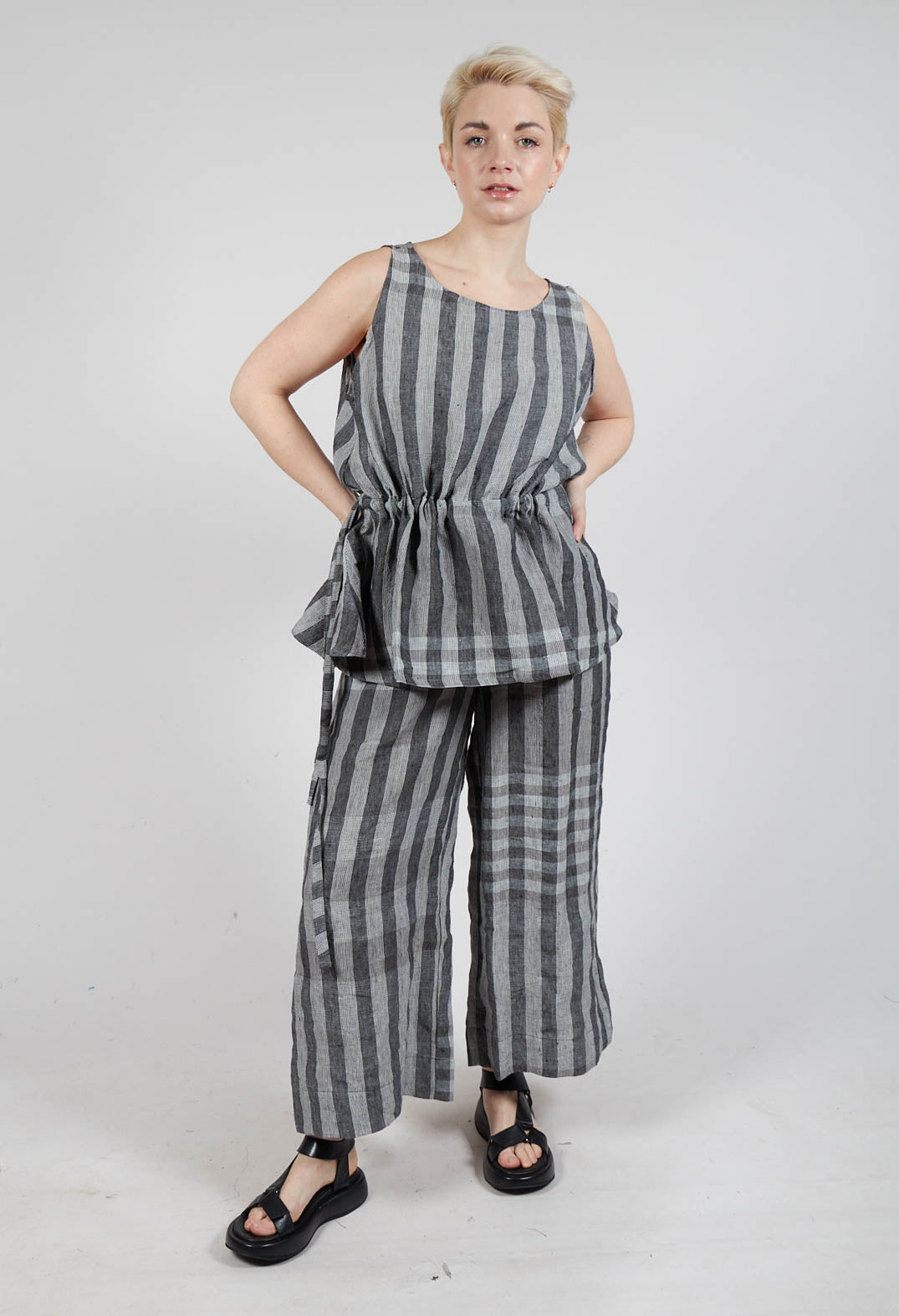 Lenta A Shirt in Nero