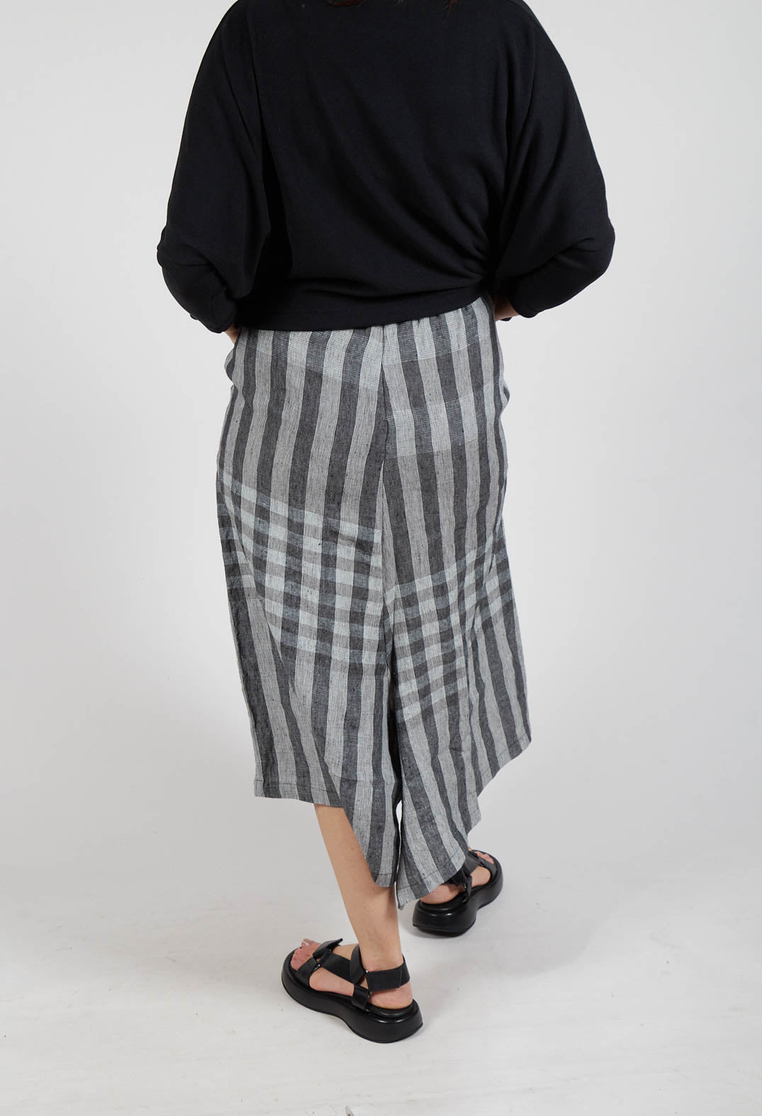 Lepre LQ Trousers in Nero