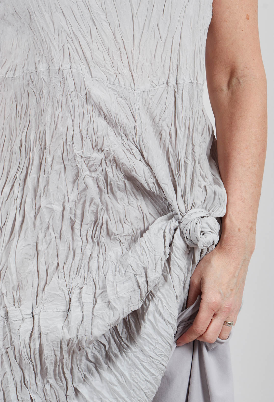 Licht-Crash Dress in Pliz